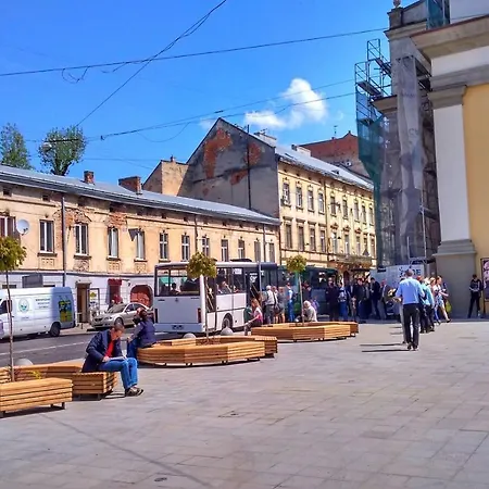 アパート On Lychakivska 6-a *